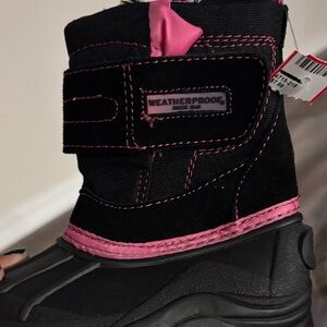 Weatherproof Black and Pink Snow Boots